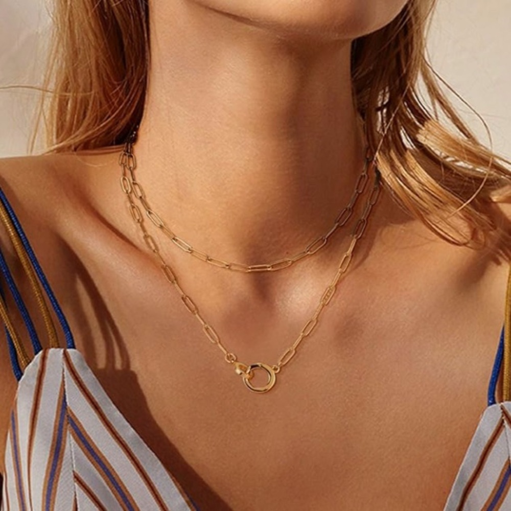 Classic Gold Interlocking Paperclip Circle Pendant Lariat Charm Holder Necklace - Picture 4 of 14